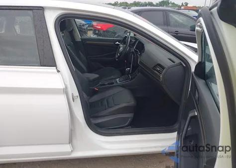 2021 Volkswagen Jetta 1.4T Sel Premium z USA, uszkodzony, nr VIN 3VWG57BU9MM100171